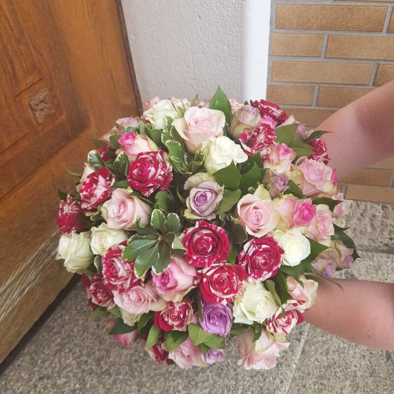 Alternative view of Bouquet de roses multicolores (Fêtes)