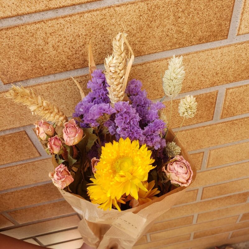 Alternative view of Bouquet Market