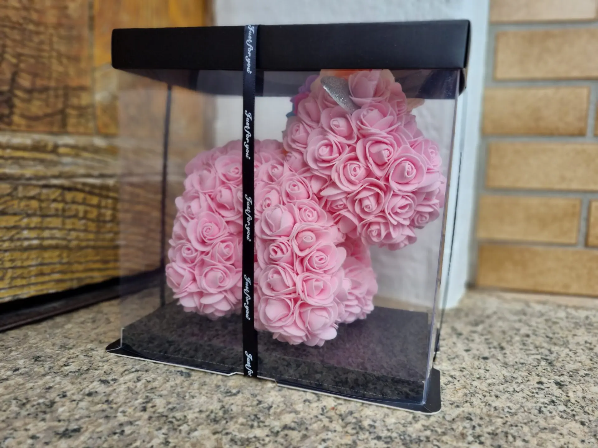 Licorne en rose mousse – Image 5