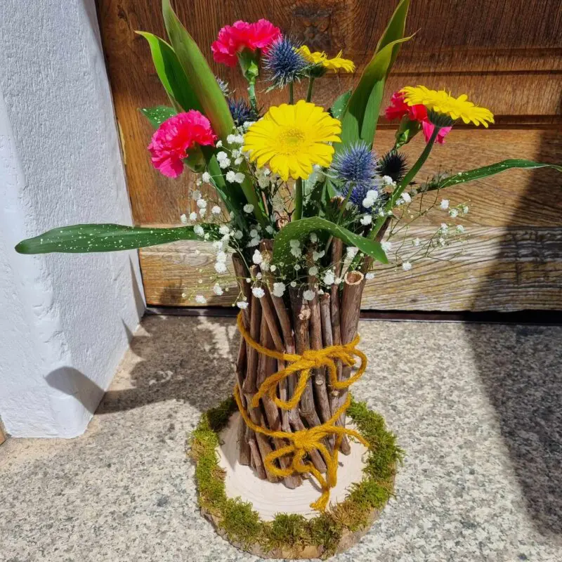 Alternative view of Composition florale surprise (Fêtes)